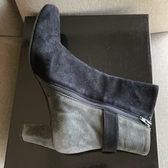Prevata Suede Black/Gray Zipper Heeled Booties 7.5. EUC - Picture 6 of 10